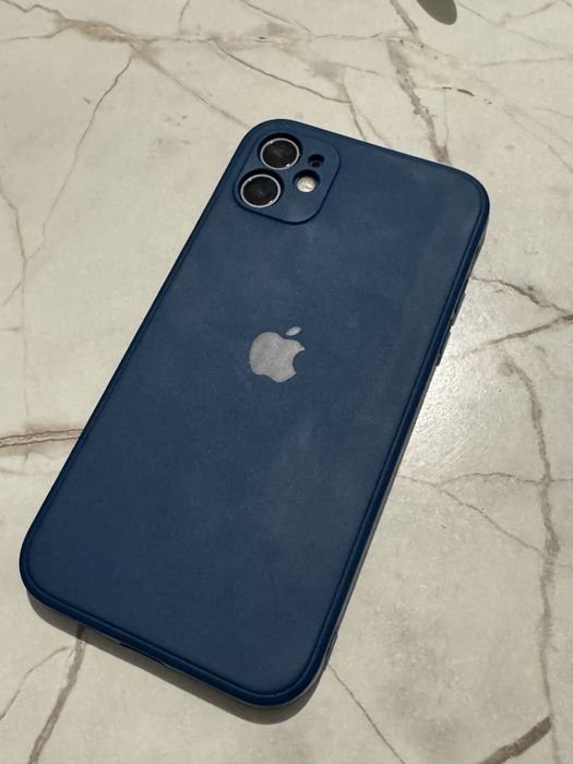 Продам айфон 11