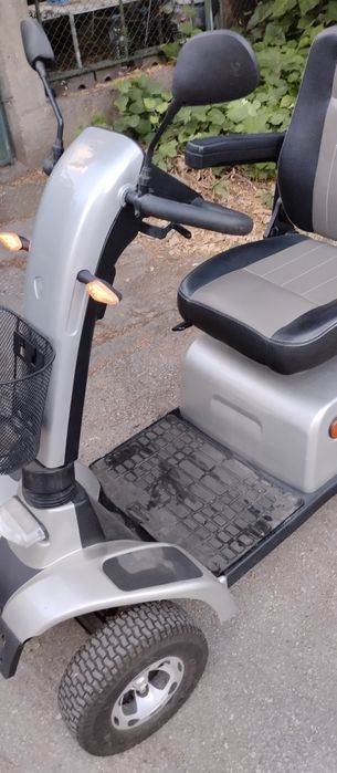 Инвалиден скутер