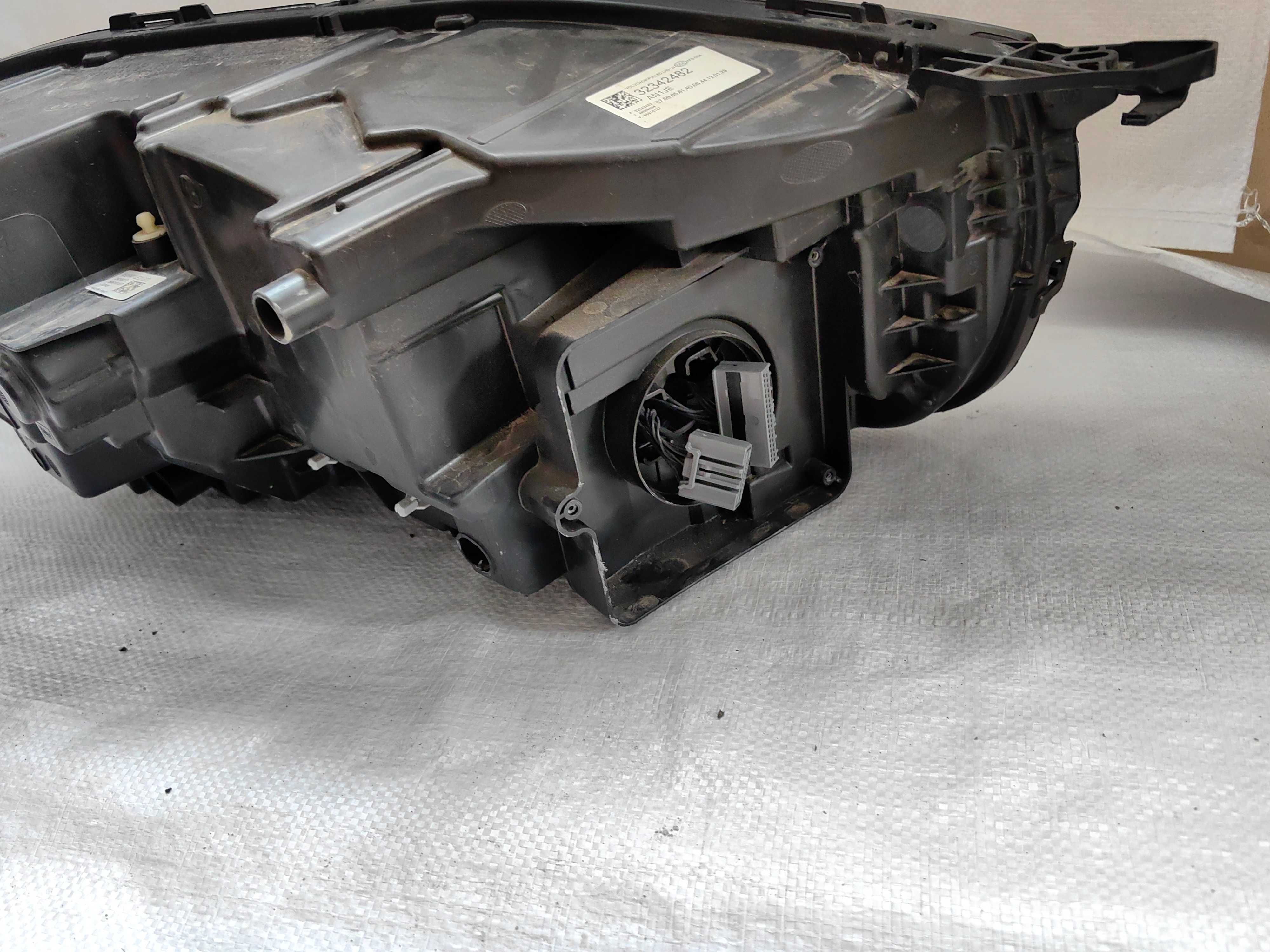 Оригинален фар  Волво XC90  Volvo XC90 Full Led