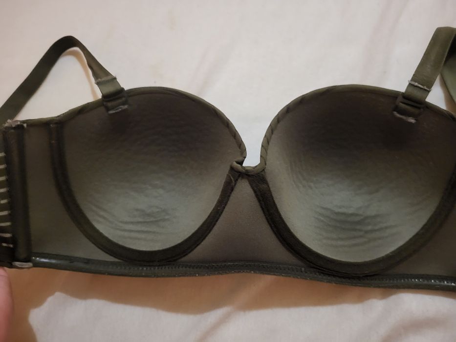 Сутиени - 85C до 95D