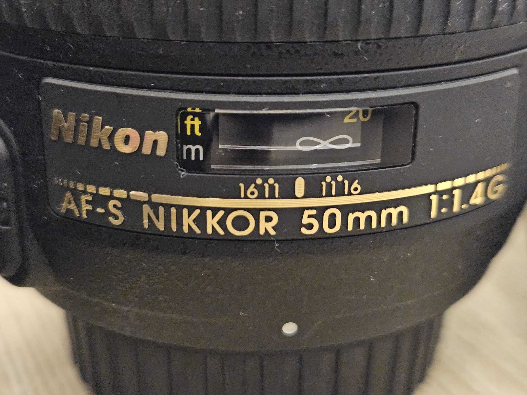 Aparat foto DSLR Nikon D3200, 24.2MP, Red + Obiectiv 18-55mm VR