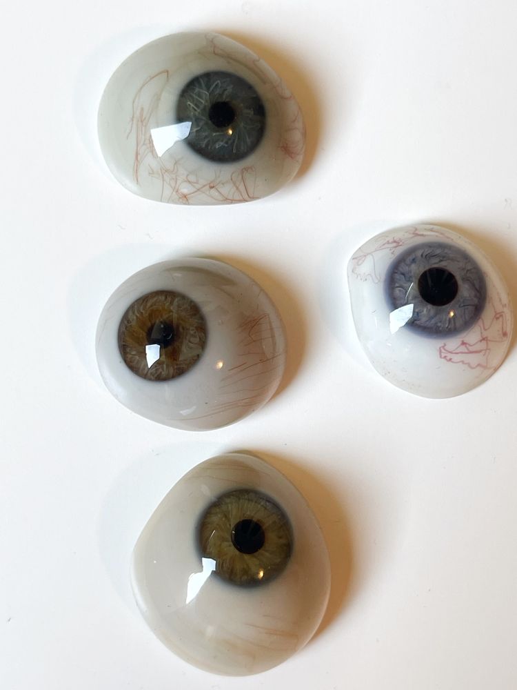 Vintage glass eye Prosthetic - ochi de sticla