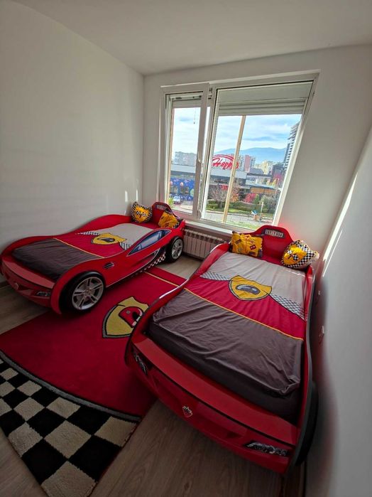 ДЕТСКИ ЛЕГЛА „КОЛА“ – 2 БРОЯ + покривала+ възглавници + килим