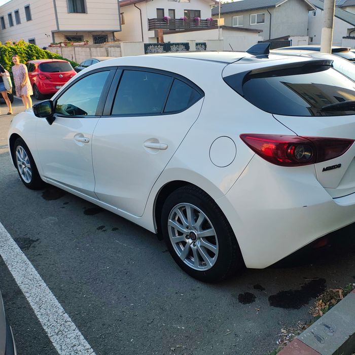 Vând Mazda 3 model BM/bn