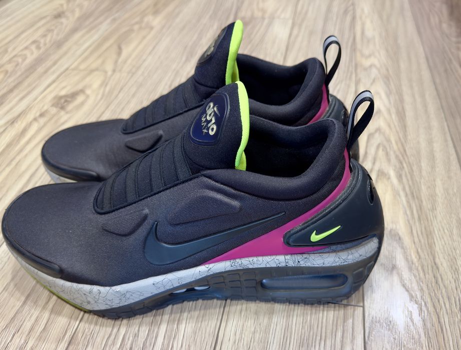Nike auto adapt Max