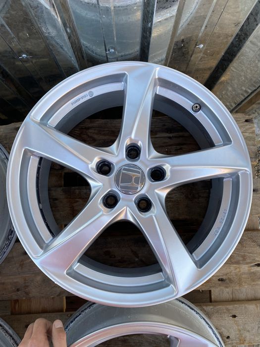 17 цола 5 х 114.3 мм Хонда , Honda CR-V , HR-V , Civic