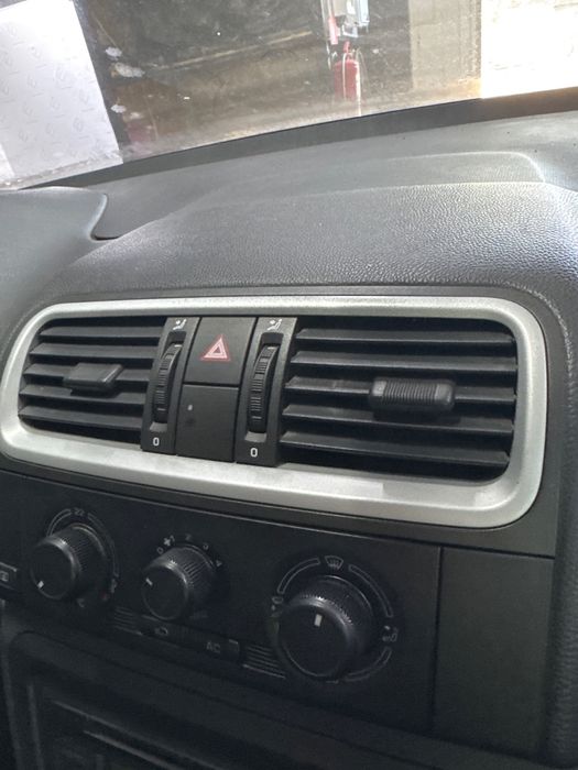 Grila de ventilatie bord centrala SKODA FABIA II 542 2006 - 2014  5J08