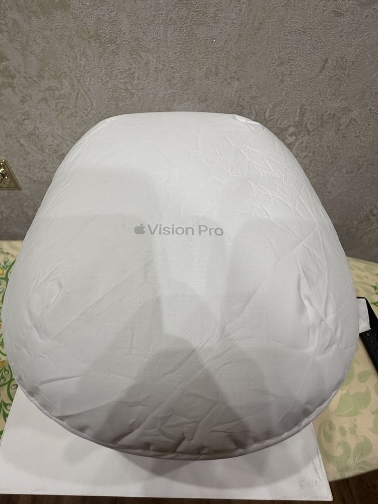 Apple Vision Pro 512