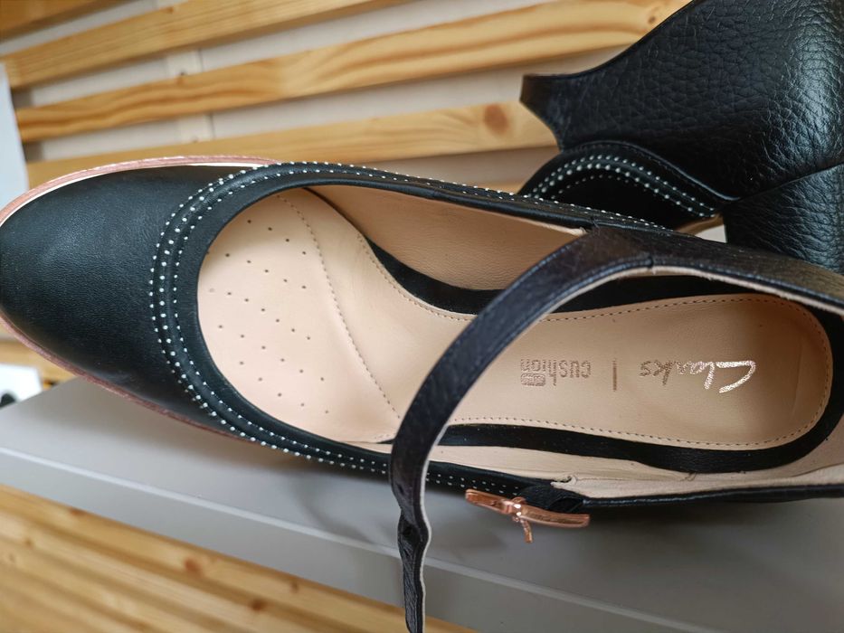 Дамски обувки Clarks, отговарят на 36 номер, естествена кожа