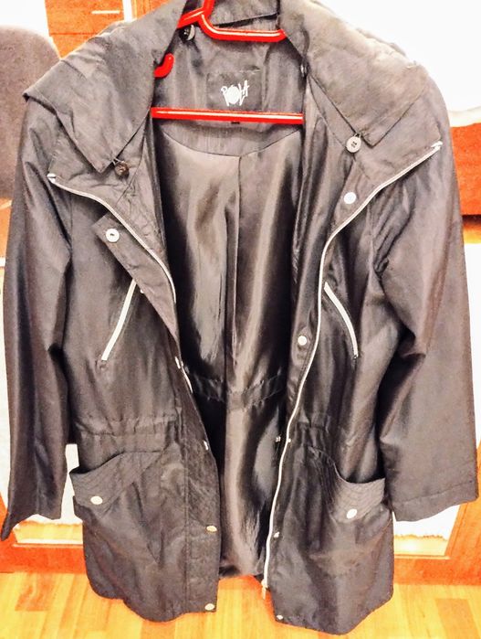 Pardesiu nou negru mărimea 44 din Finlanda pentru femei