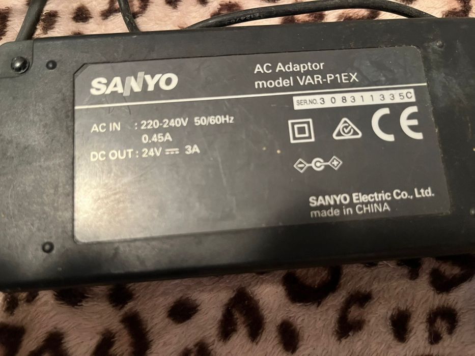 Adaptor Sanyo model VAR-P1EX