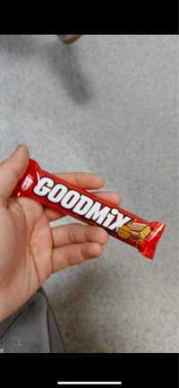 Продам шоколадки Goodmix 1 коробка 42 штуки