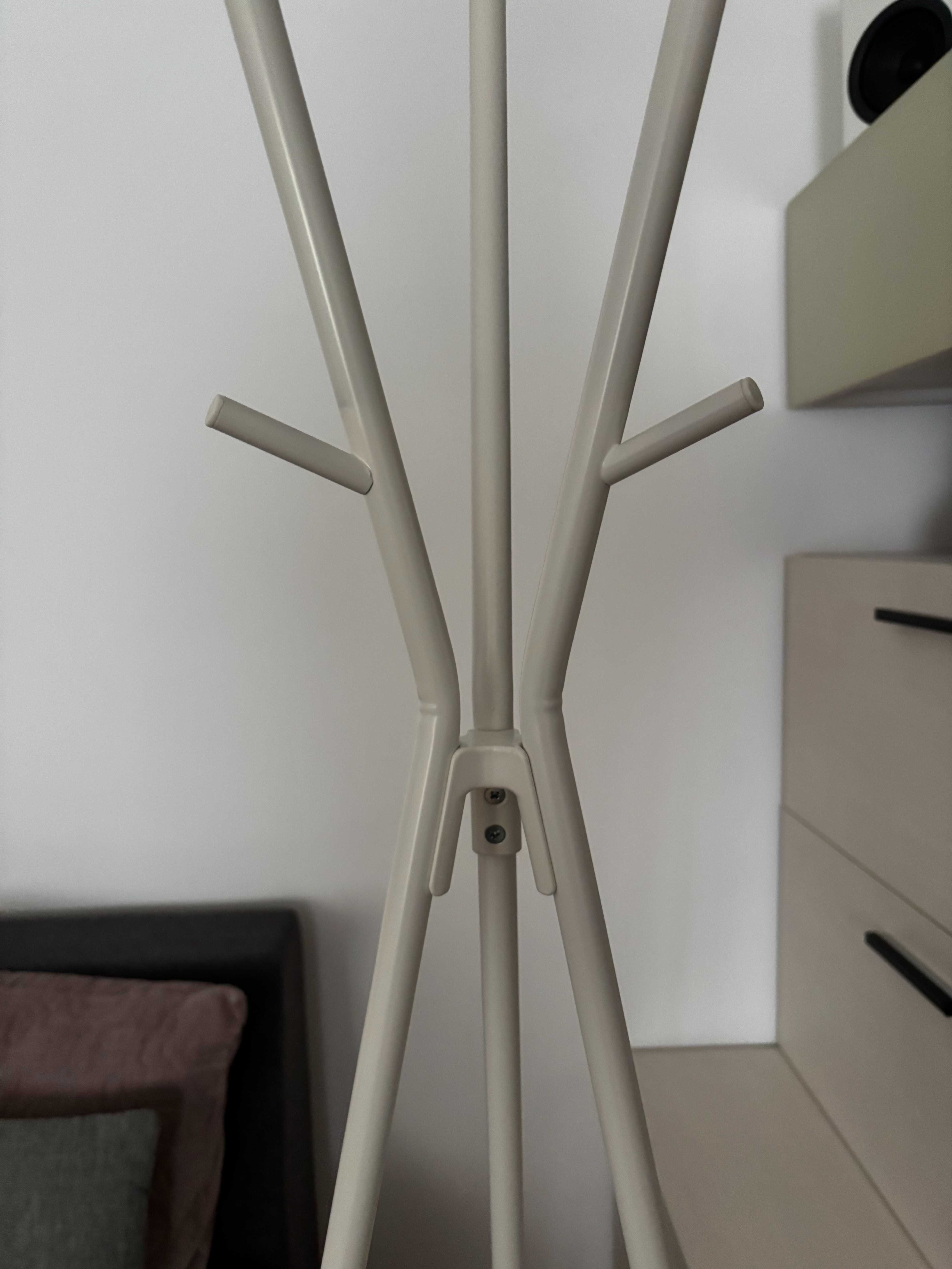 Cuier pentru haine, culoare alb, material metal, stare f buna.