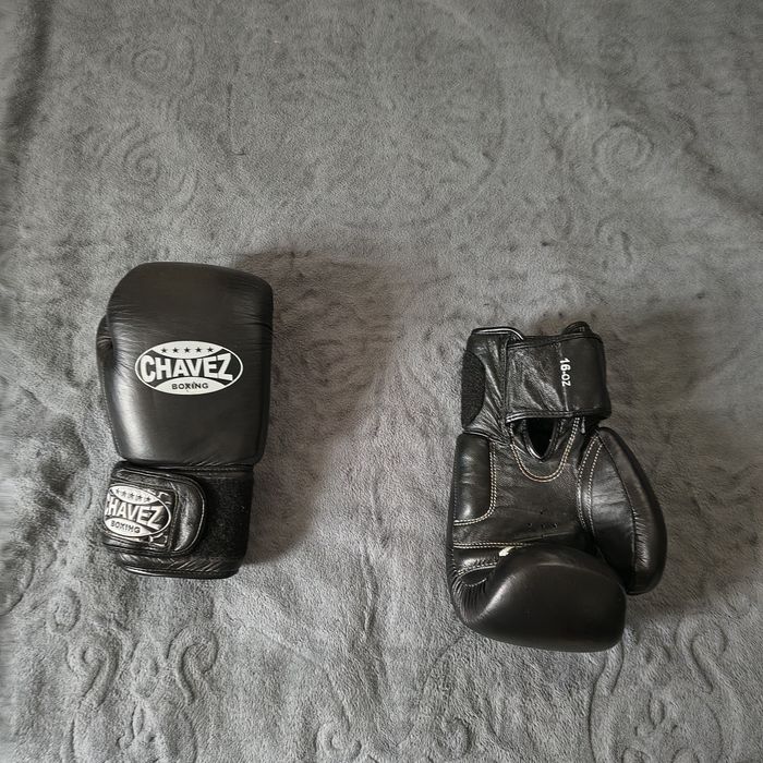 Mănuși de box vînd