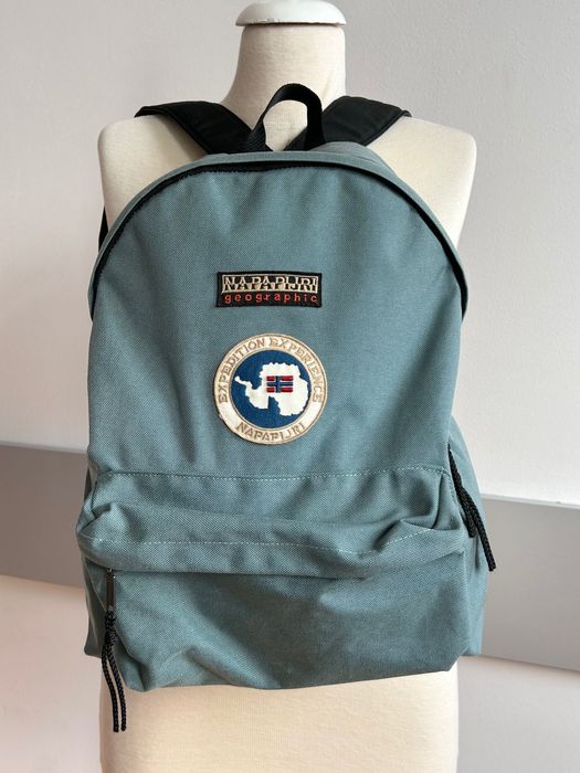 Интересна текстилна раница napapijri