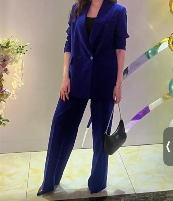 Продам брючный костюм  двойка