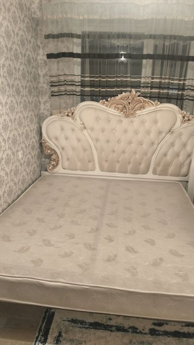 Кровать двуспальная