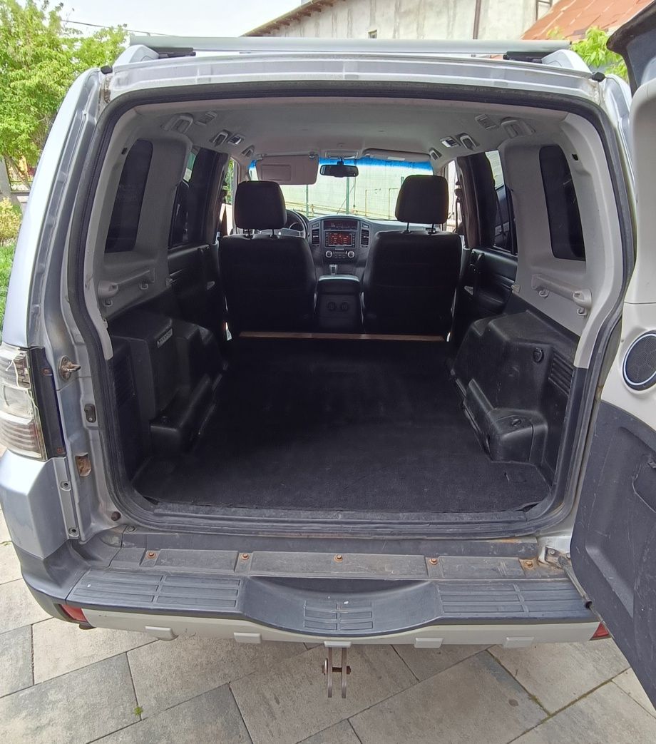 Mitsubishi Pajero Mk 4 AUTOUTILITARA