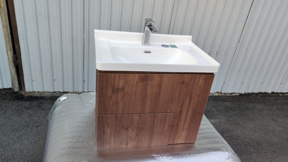 Rakovina "Ossoceramic". Tumba iz PVC. Smistiteli po optovim senam