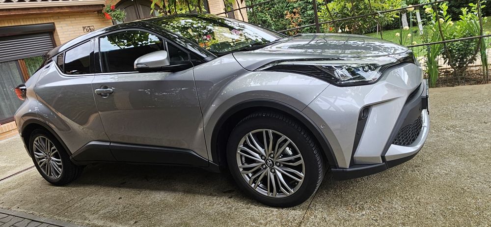 Toyota CHR 2.0 hibrid 184 cai Preluare Leasing