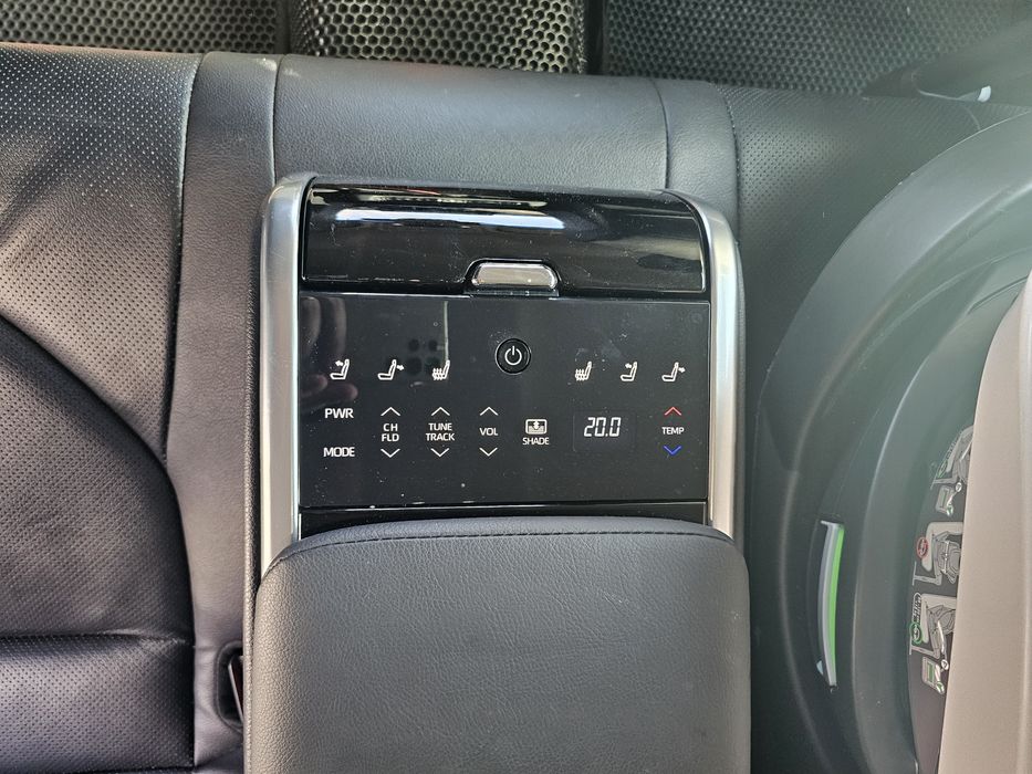 Vand Toyota Camry Exclusive Garantie 2031