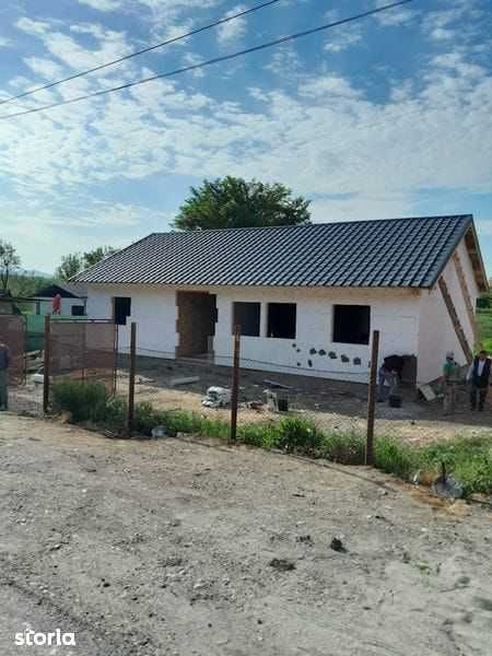 Case pe structura metalica