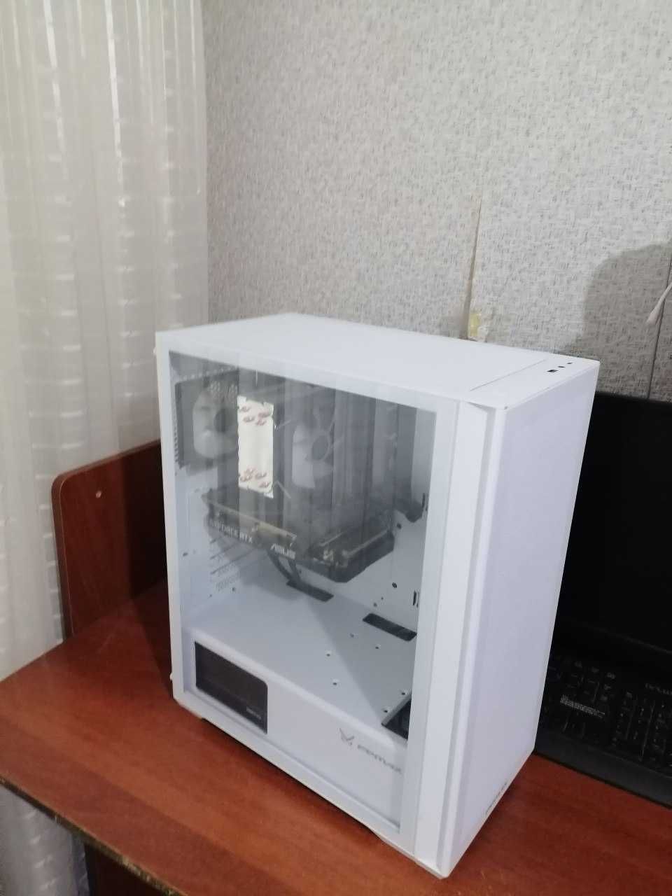 Oq yangi kompyuter