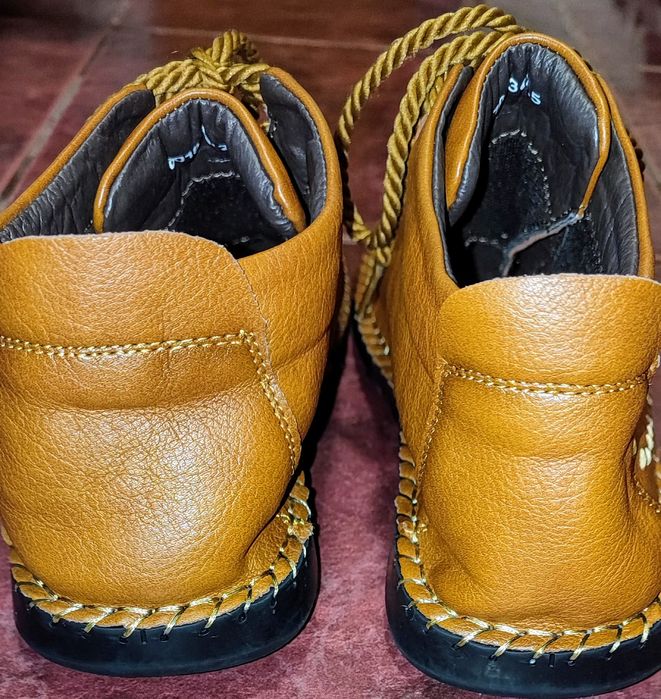 Ghete din piele naturală și talpă 100% cauciuc