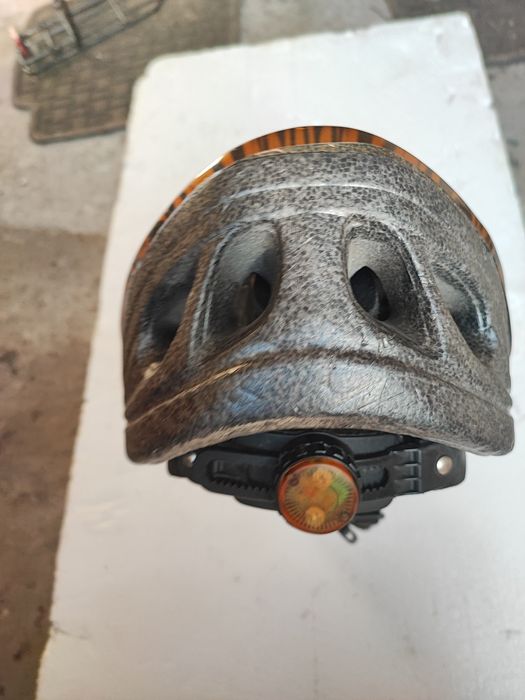 Vând cască protectie bicicliști marime L , bărbați , reglabilă