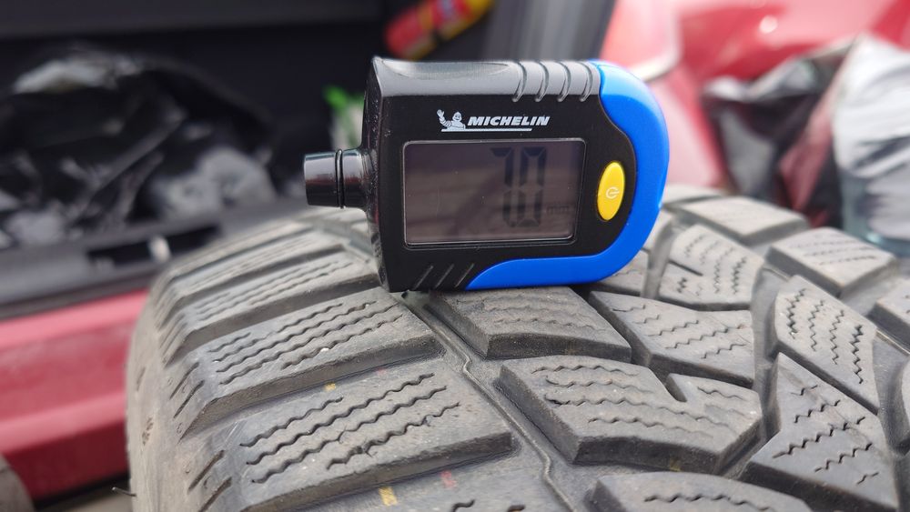 2 бр. зимни гуми Dunlop 205/55/16