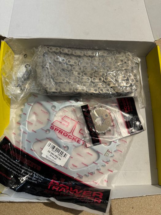 Vând piese / carene și accesorii yamaha yzf r125/mt125/honda/kawasaki