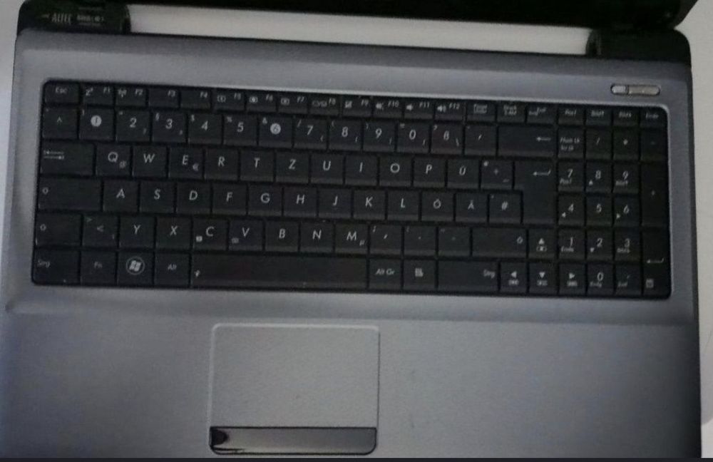 Лаптоп Asus на части