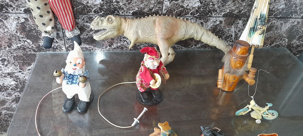 Стари играчки сувенири