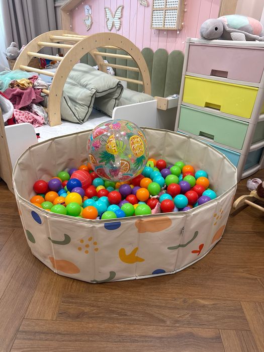 Детский бассейн с шариками