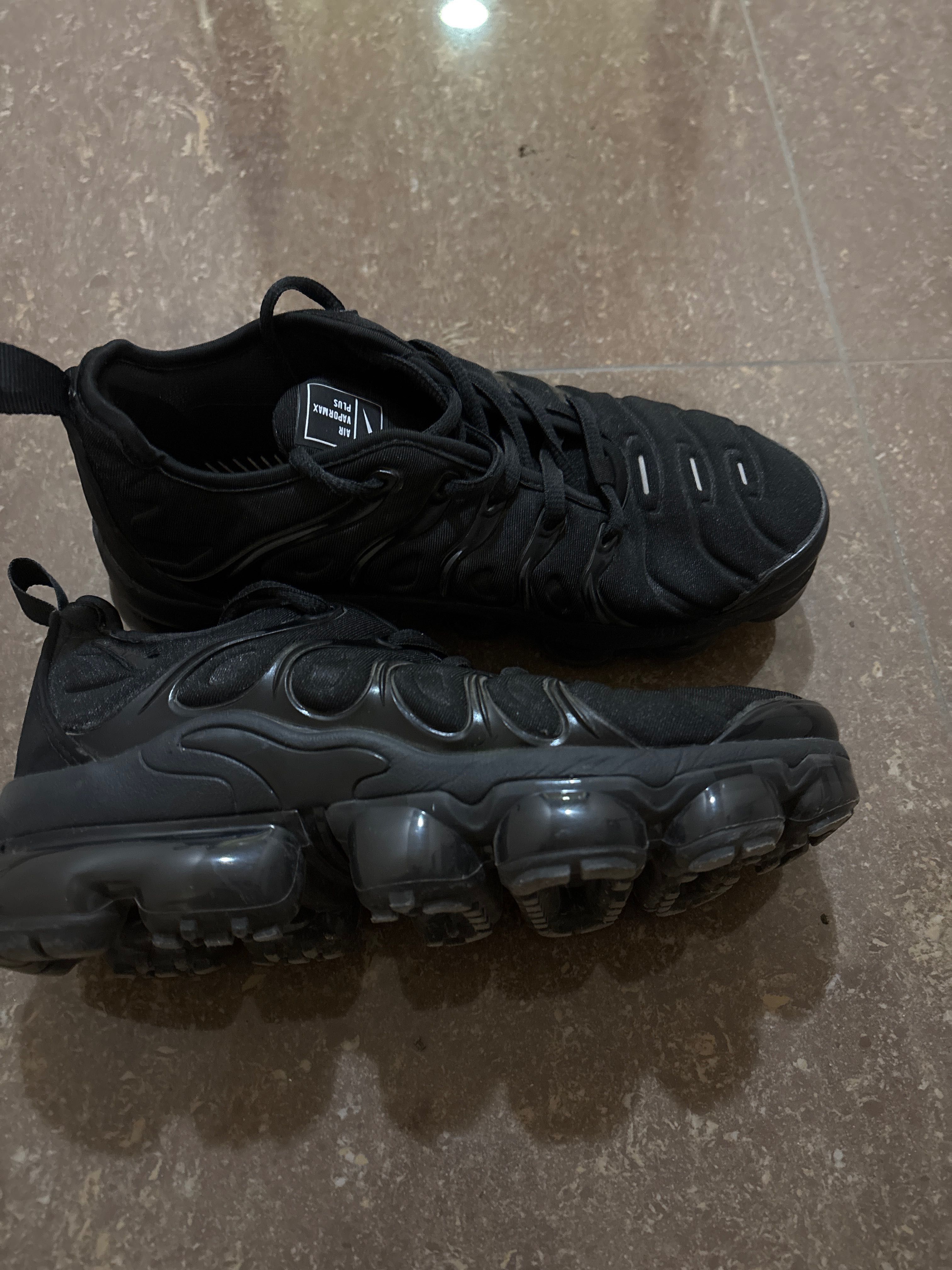 Продават се  4 чифта Nike обувки в отлично състояние!