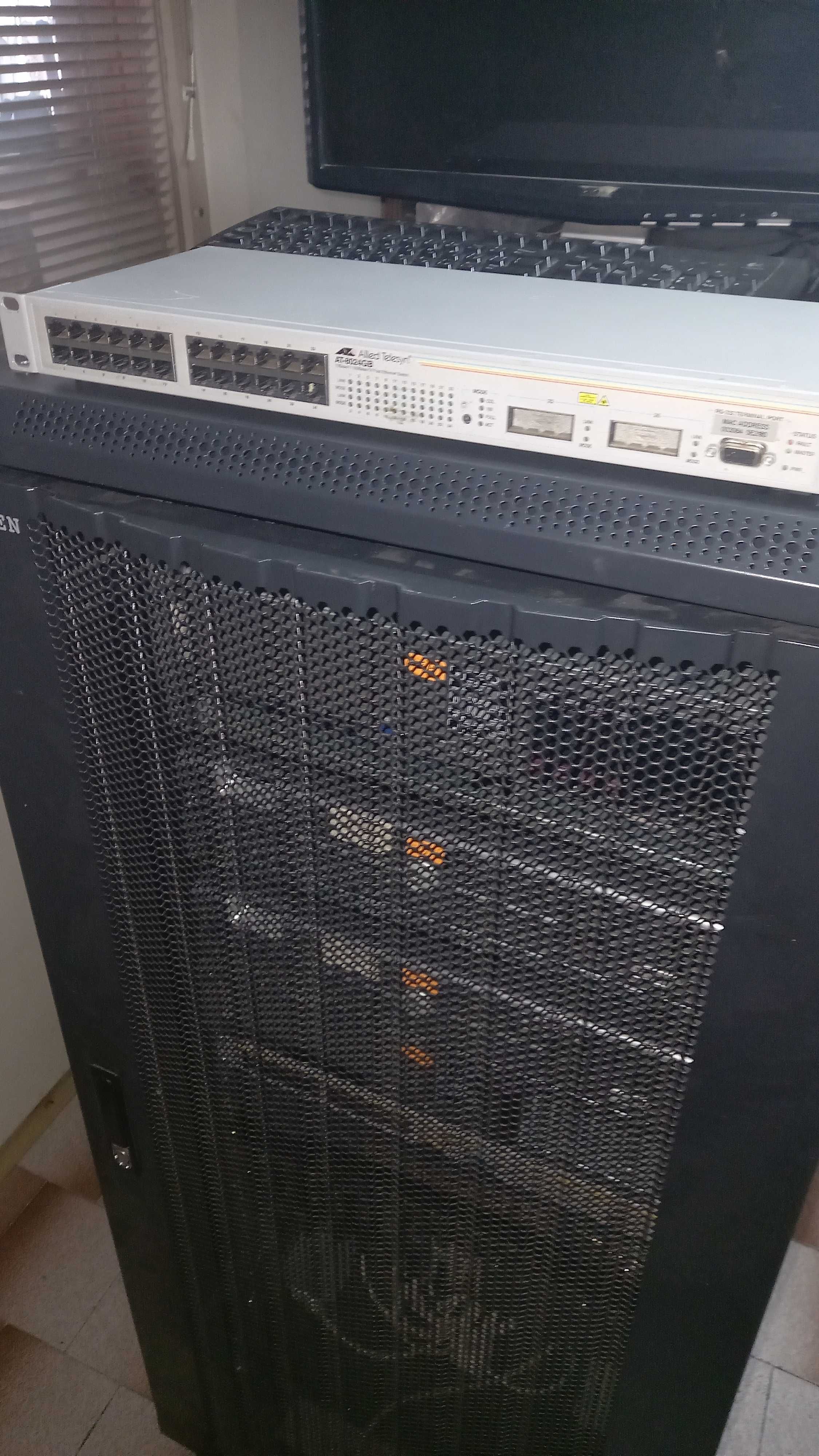 Allied Telesis Switch - Allied AT-8024GB Суич