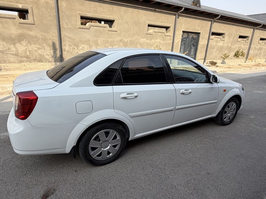 Lasetti 1.8 2010 yil