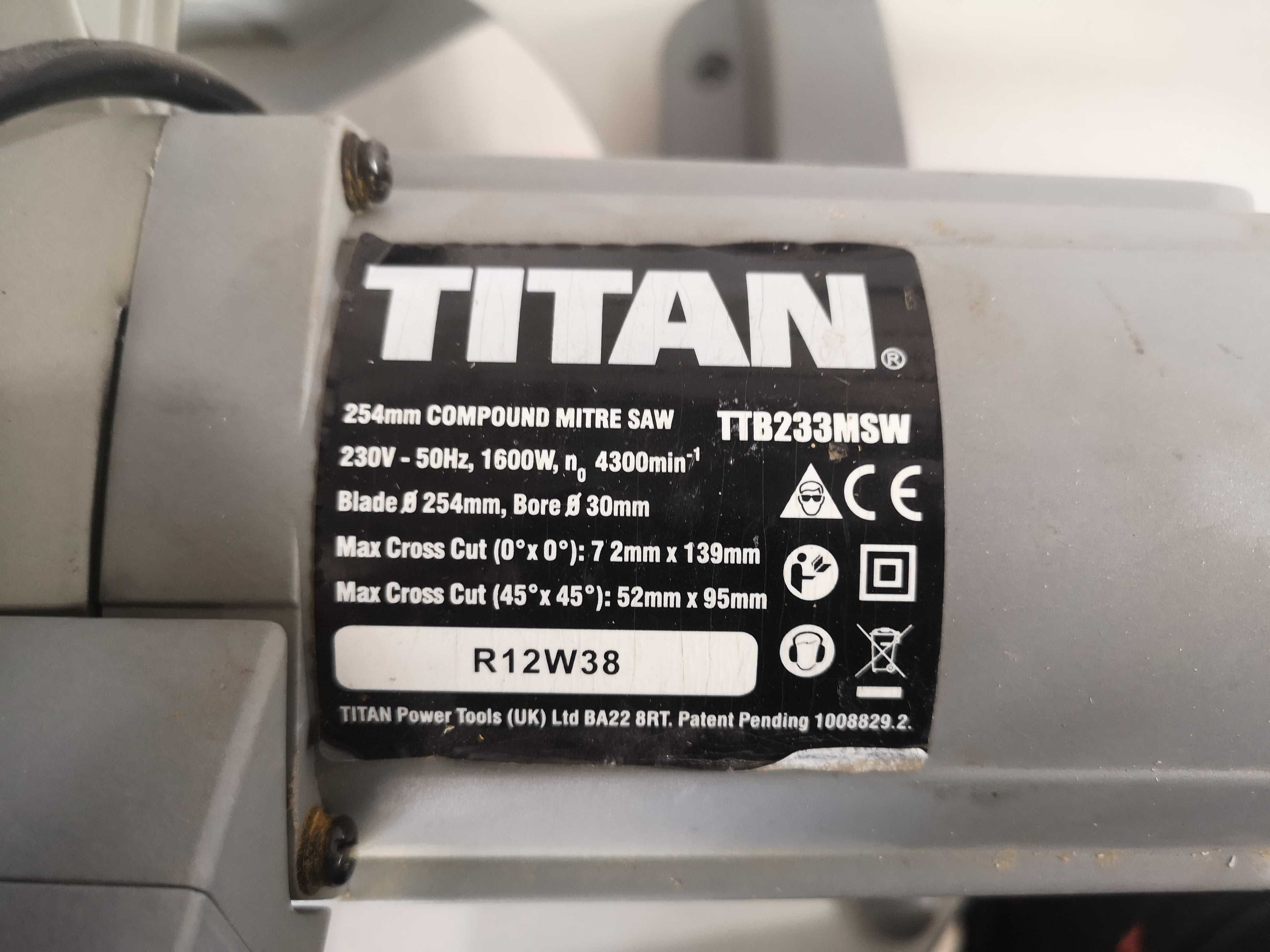 Циркуляр пендула - Titan 1600W / 254mm