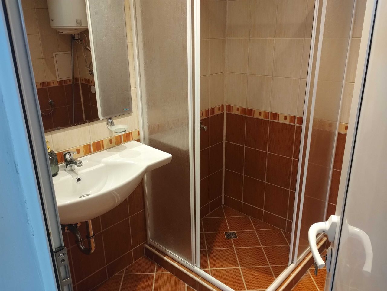 Дава се под наем Едностаен апартамент в Банско - 50 кв.м за 188.7 € - Снимка #6