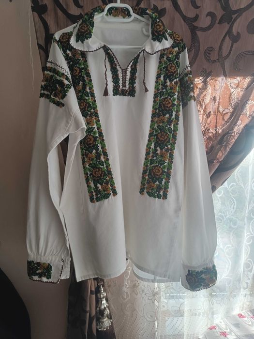 Cămașă cu margele