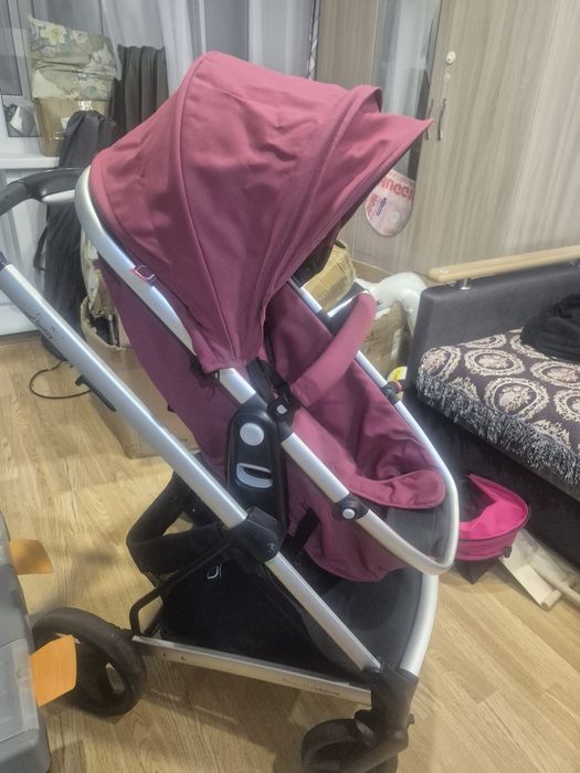 Коляска и манеж в отличном состоянии