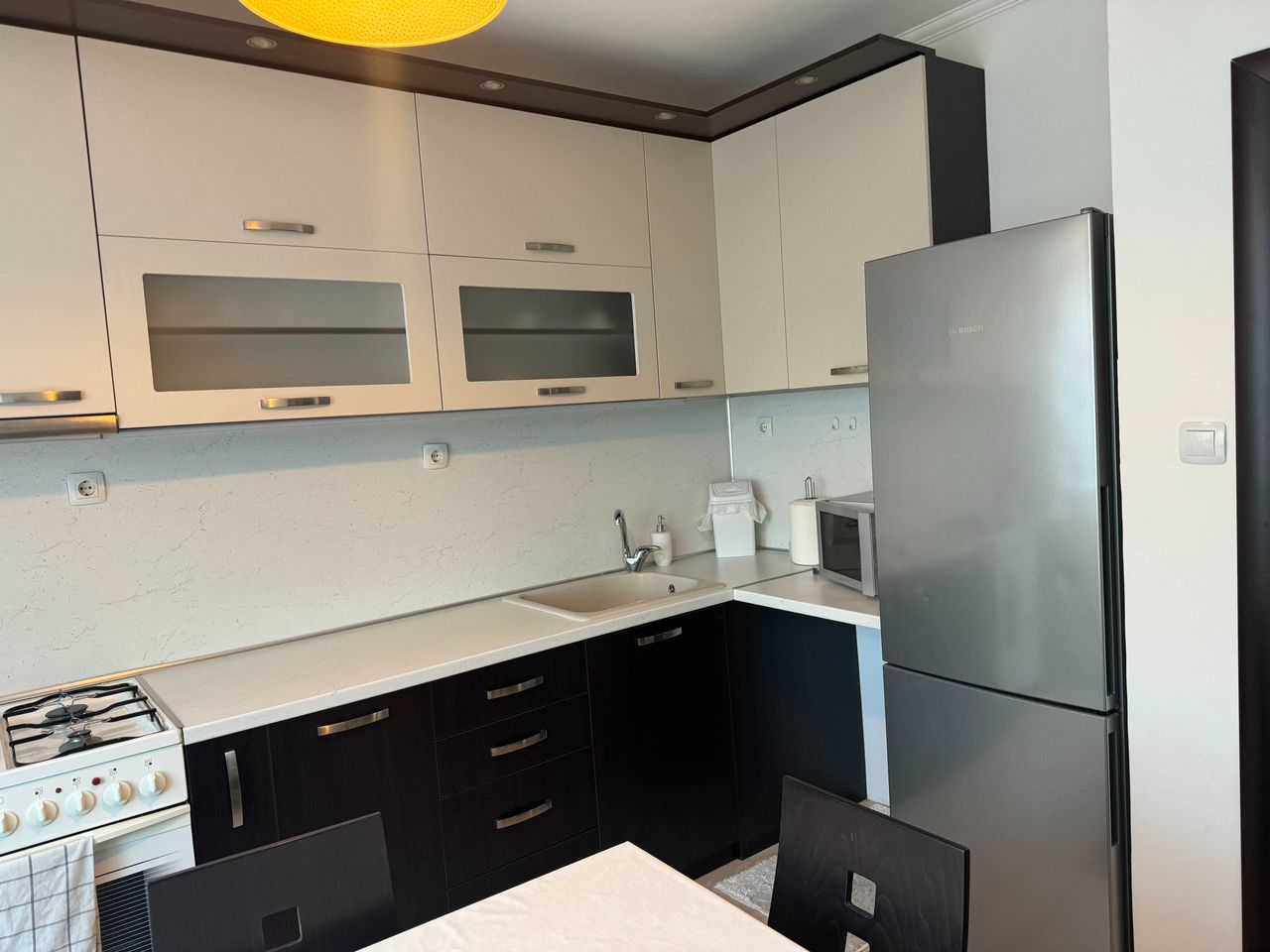 Продава се Четиристаен апартамент в Асеновград - 100 кв.м за 1050 €/кв.м - Снимка #2