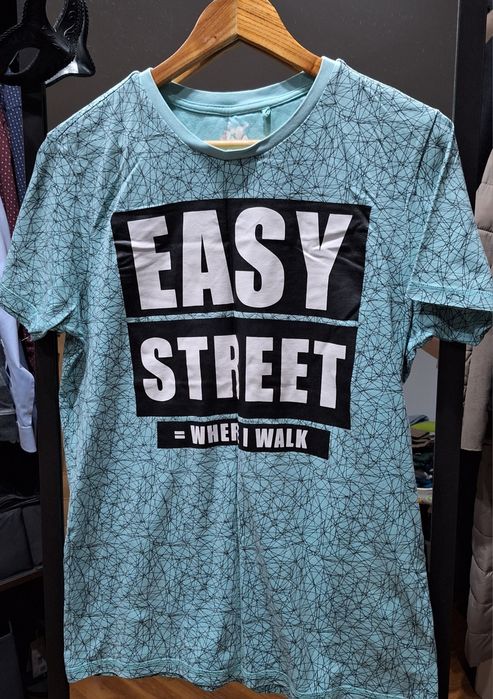 Vând tricou, mărimea M