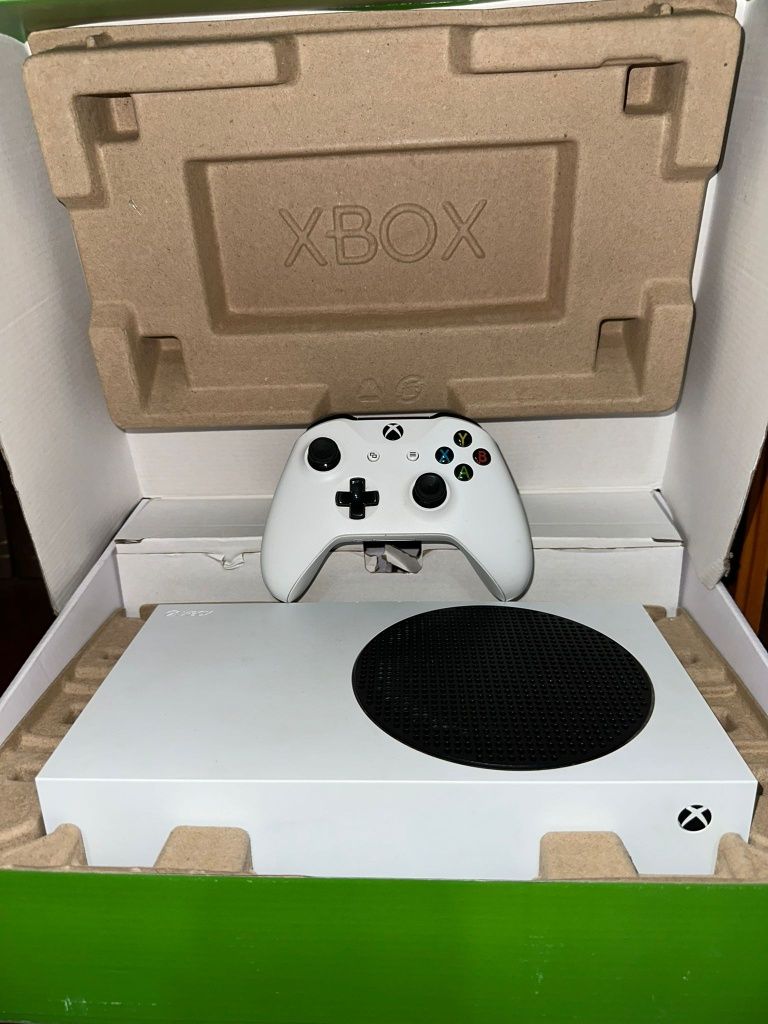 Xbox Series S – cu controller Xbox One + gripuri cadou!