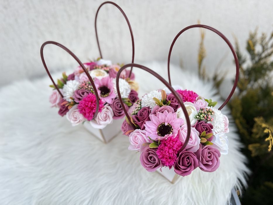 Aranjamente florale din flori de sapin