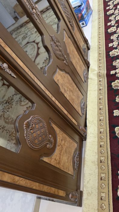 Stenka shkaf sotiladi