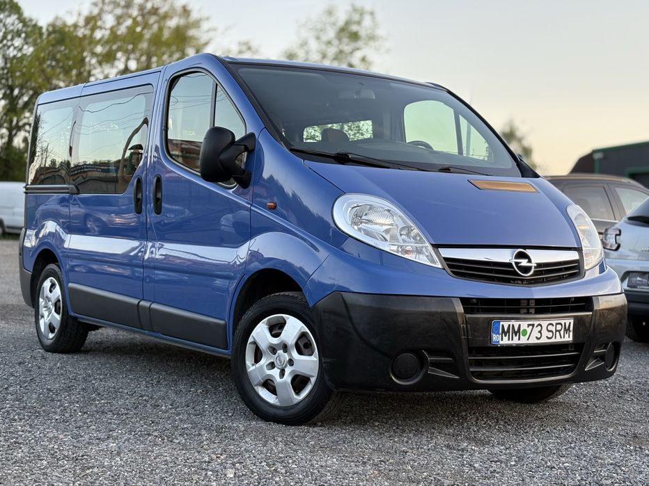 Opel Vivaro 2011 /  9 Locuri / 2.0 Diesel 6+1 / Km cu Istoric / Top