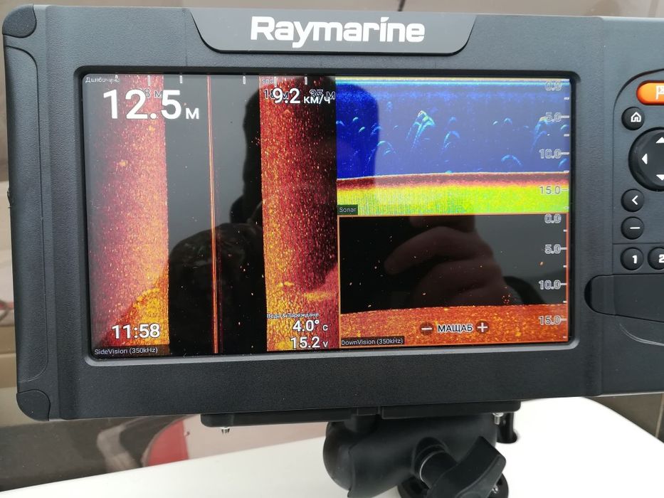 Продавам сонар Raymarine 9 HV комплект със сонда