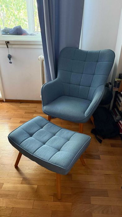 Fotoliu + taburet scandinav din lemn si tapiterie albastra, textil