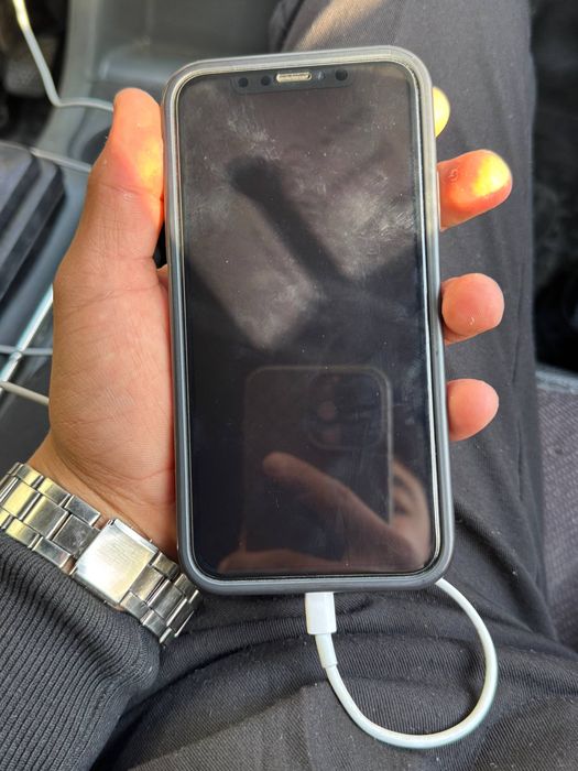 Iphone x  holati zur hech qayiri almashmagan  javob 1yarim milon  aybi